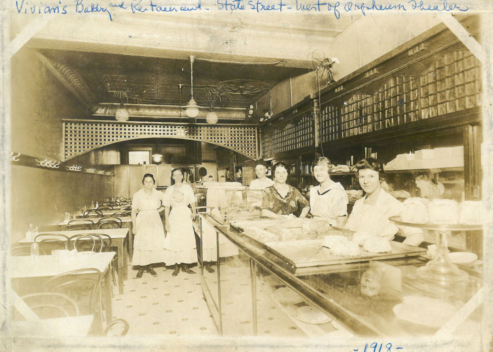 Vivian's Bakery and Restaurant